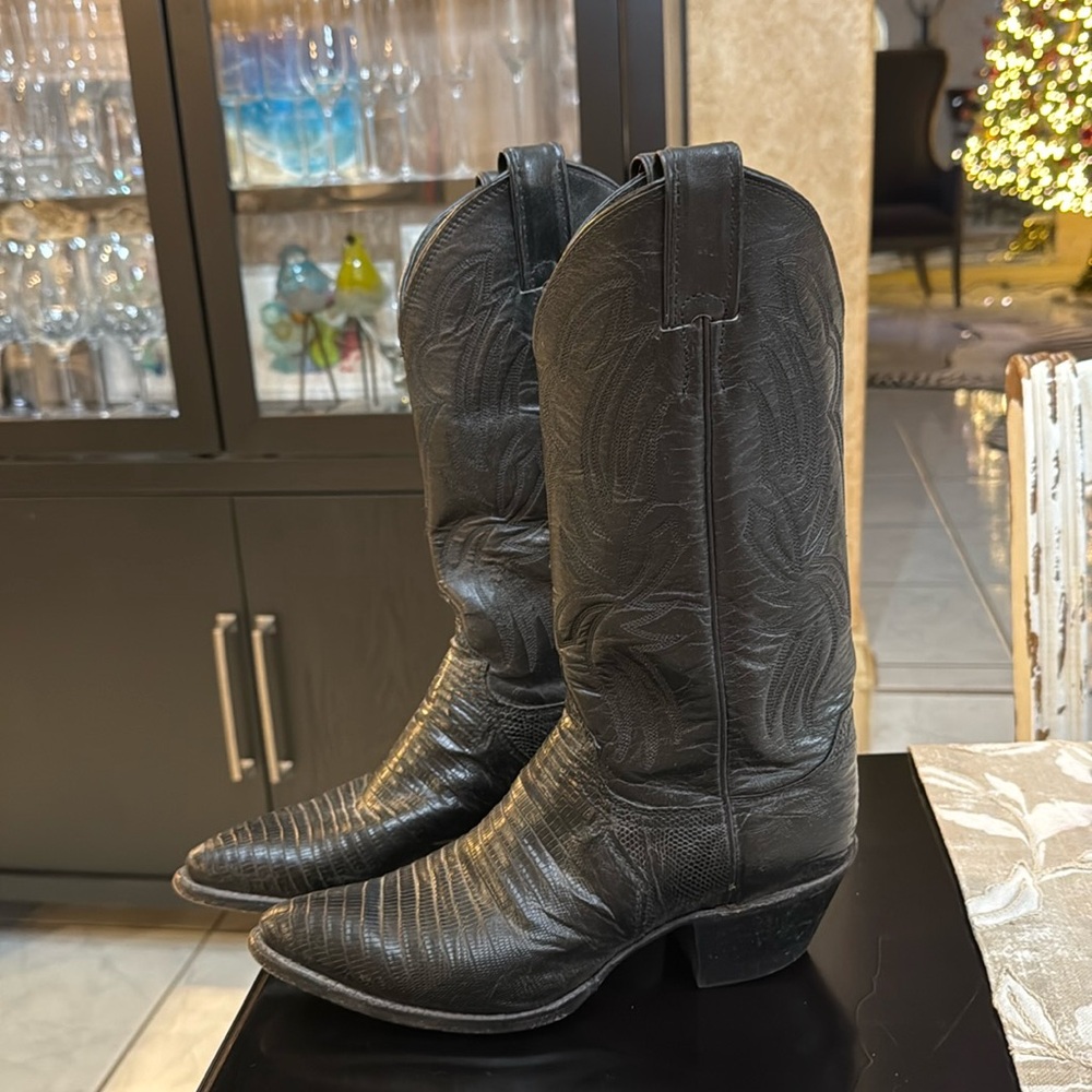 Justin Boots Black size 6